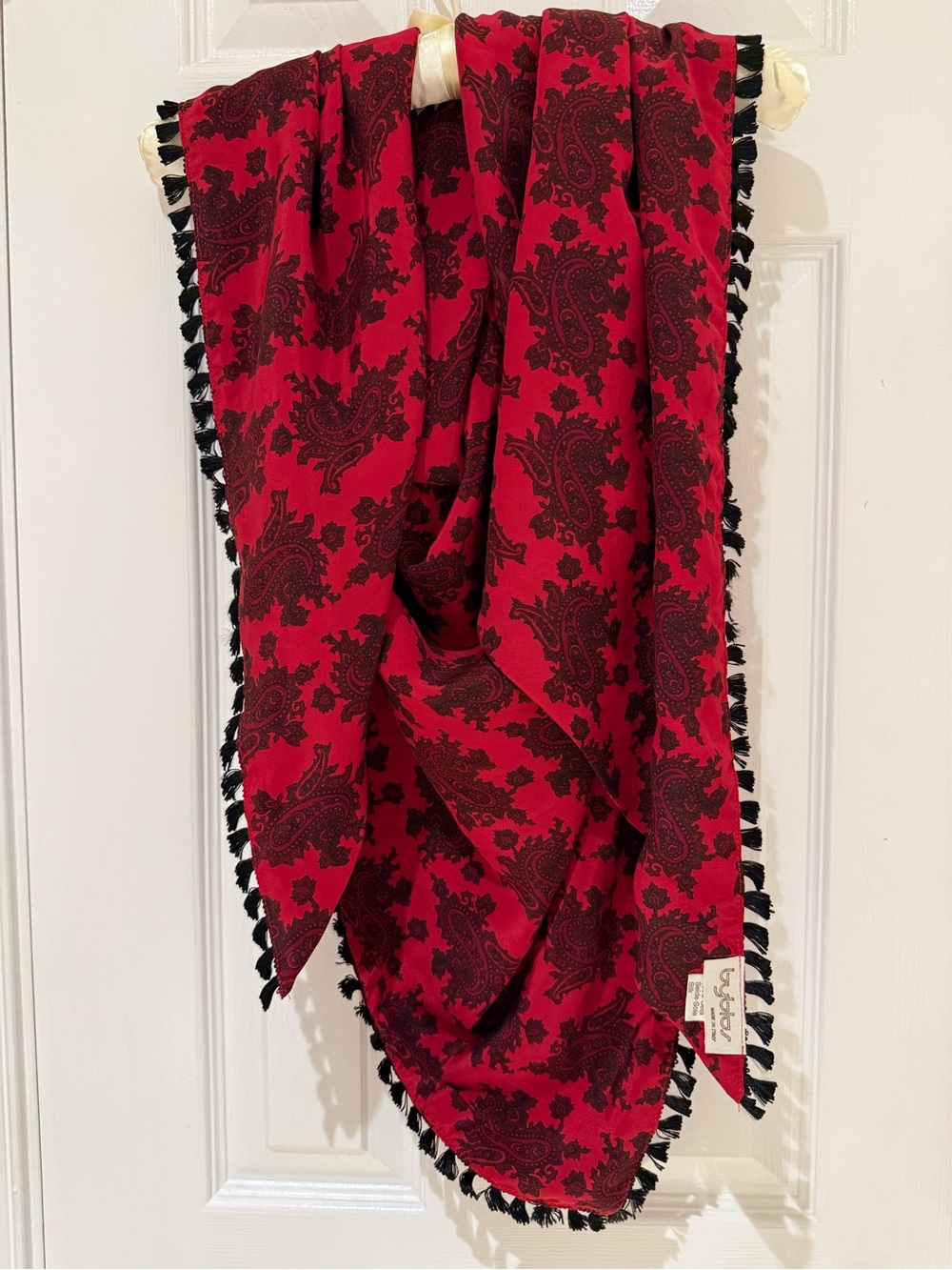 Vintage Byblos Italy 100% Silk Paisley Tassel Triangle Shawl Scarf
Oversized